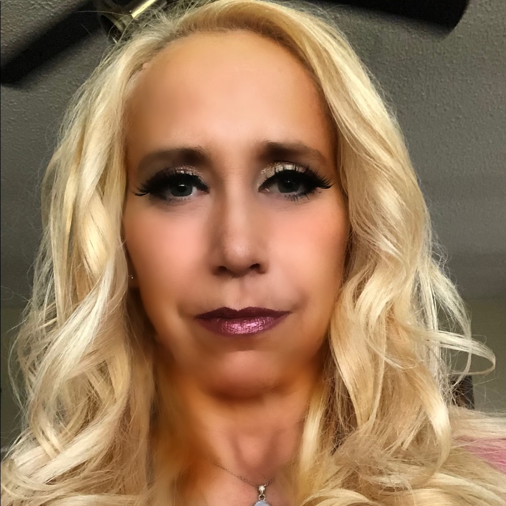 Meet your Posher, Anita